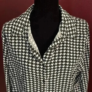 Big Dart Black & White Button Up Women’s Blouse